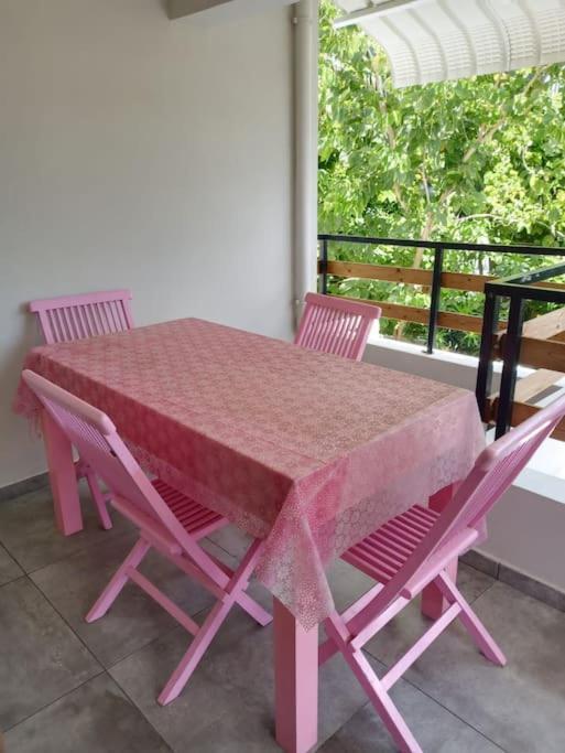 1 Bedroom Apartment In Pereybere With Private Balcony Pereybere Beach Extérieur photo